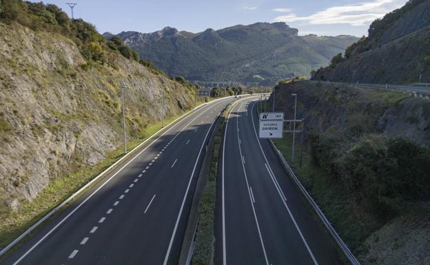 Las autopistas vacías son otra imagen imborrable de la pandemia.