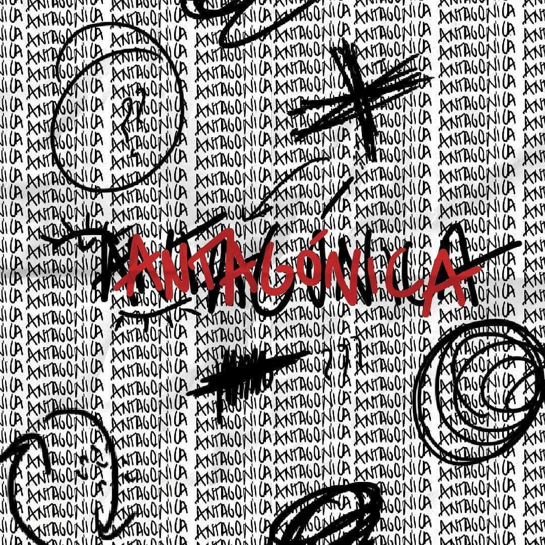 «'Antagónica' es un proyecto que nace por y para las personas cansadas de los ritmos acelerados de la moda. Personas que comprenden la moda como un espacio de libre expresión, aquel en el que ser la versión más auténtica de uno mismo. Antagónica va más allá de las tendencias y los convencionalismos. Antagónica es un estilo de vida».
