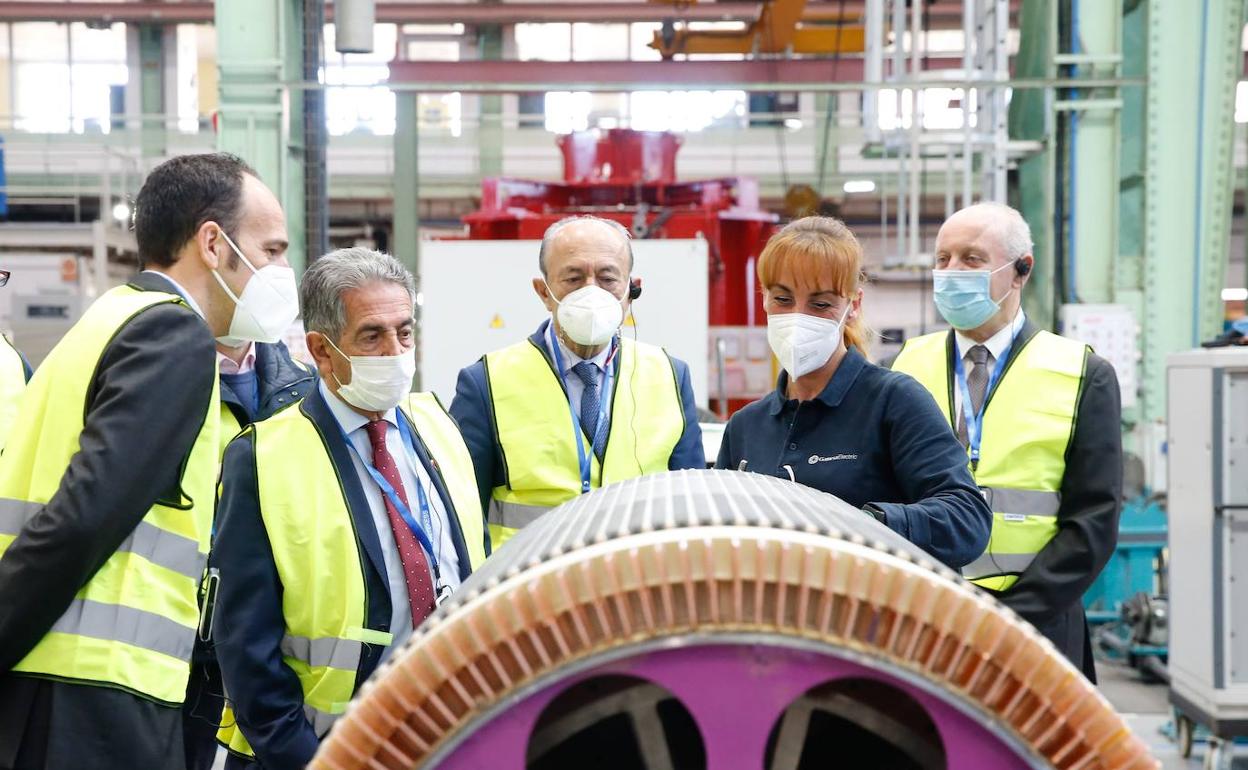 Revilla y Marcano han visitado las instalaciones de Siemens Gamesa en Reinosa.