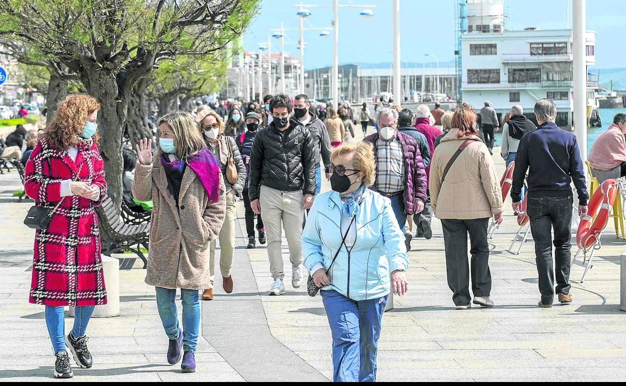 El paseo marítimo de Santander verá pocos visitantes esta Semana Santa. 