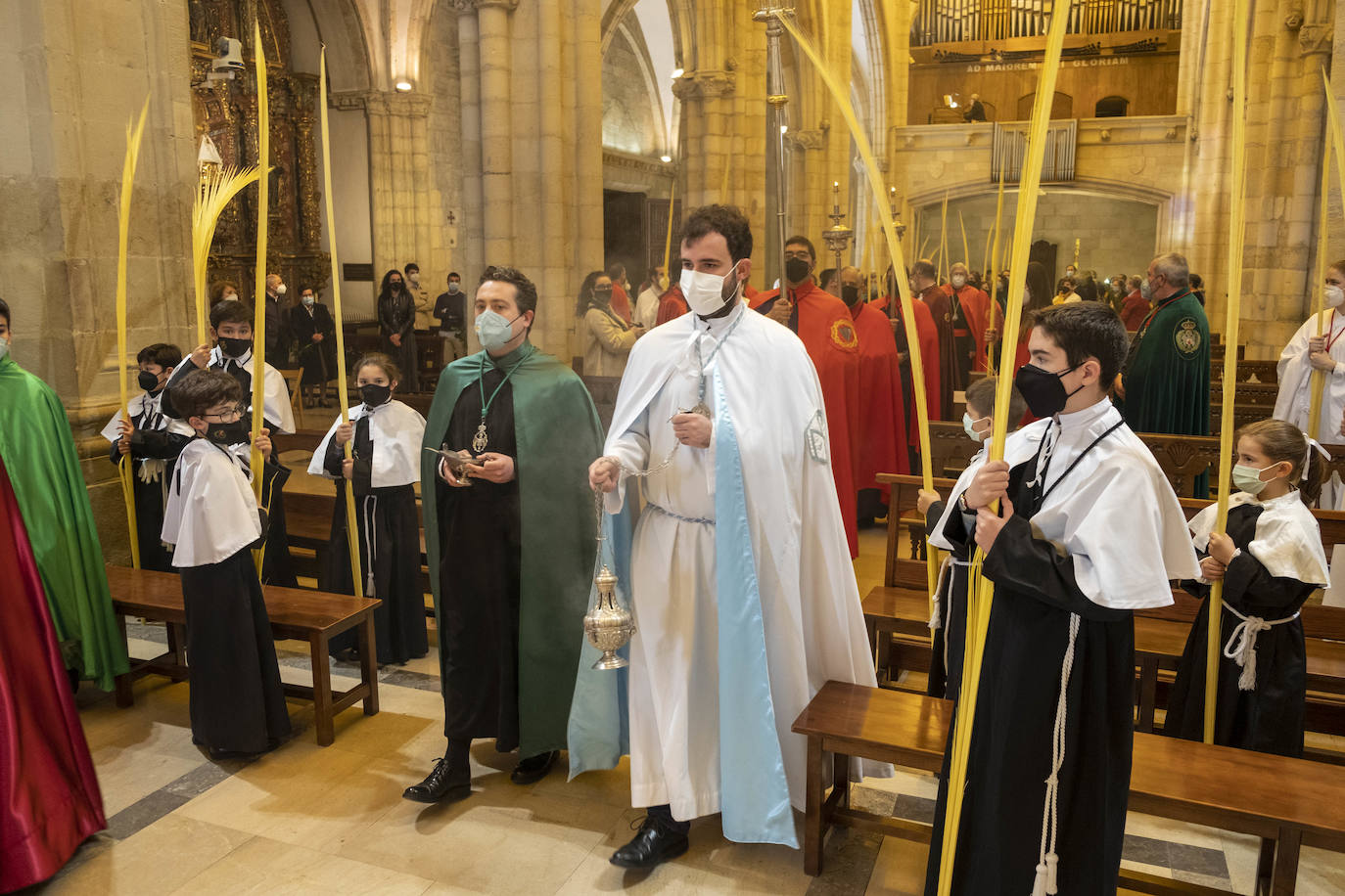 Fotos: Domingo de Ramos en Santander y Torrelavega