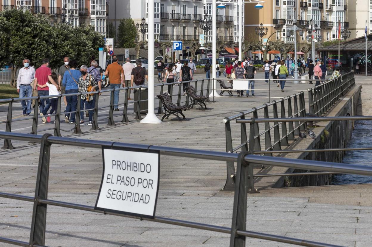 La rehabilitación del muelle de Maura comenzará después de este verano y se prolongará seis meses. roberto ruiz