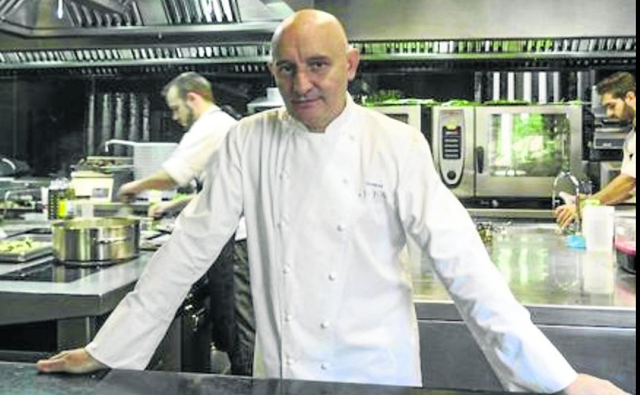 Toño Pérez, en su restaurante de Cáceres. 