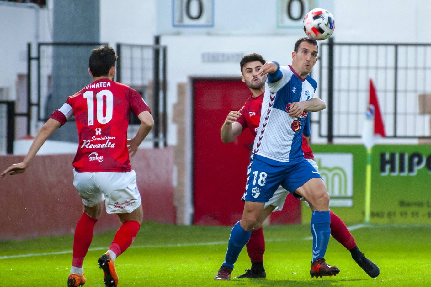 Empate a cero entre el Laredo y el Ebro en el arranque de la segunda fase de la Liga.