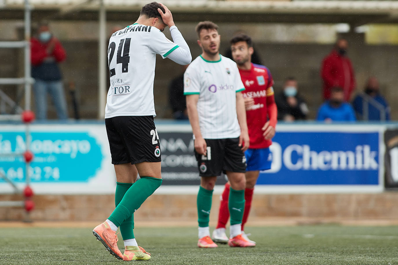 Mal partido del Racing contra el Tarazona.