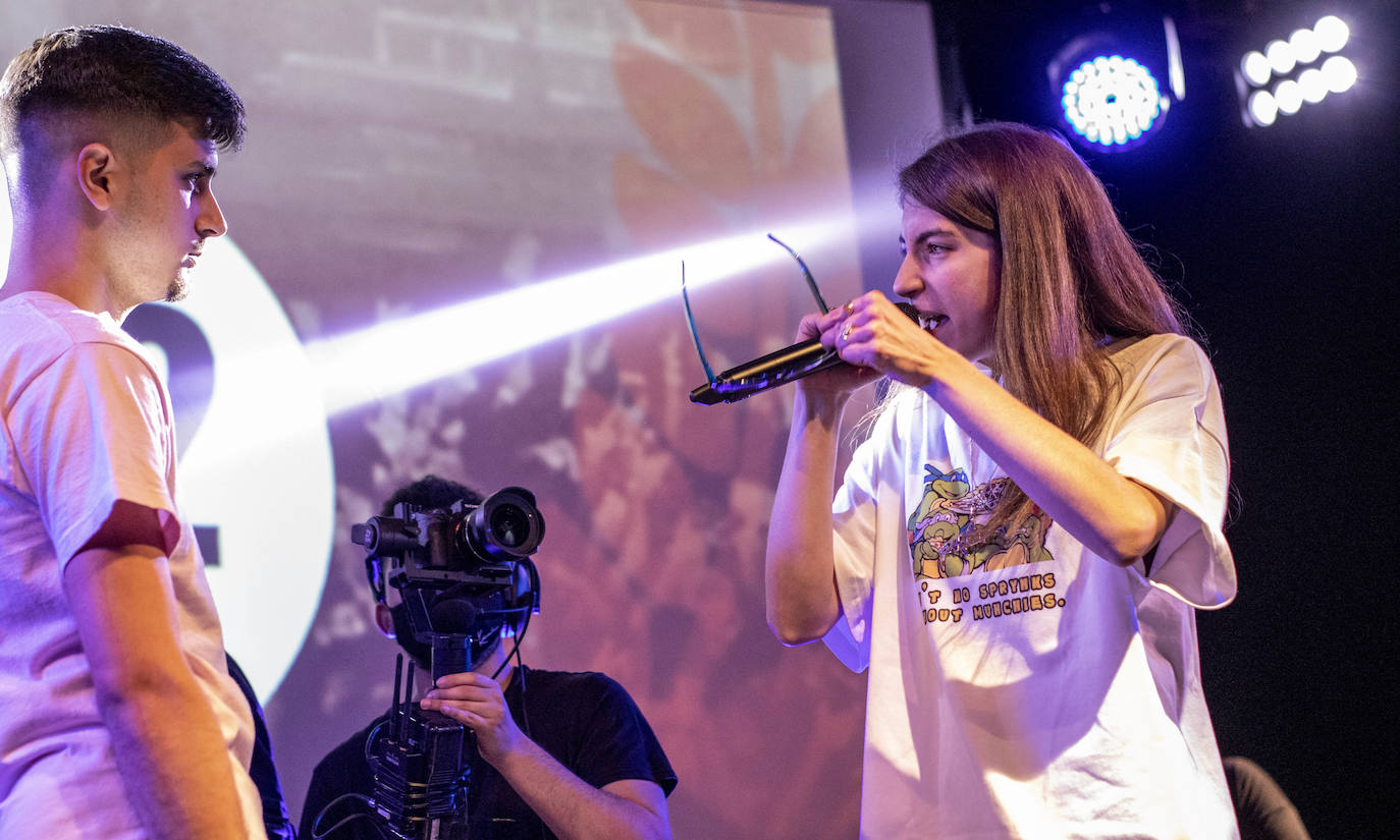 Este fin de semana se han celebrado en la capital cántabra algunas de las competiciones de 'freestyle' más importantes de nuestro país, en las que la única participante femenina Sara Socas ha logrado el hito de ascender a primera división