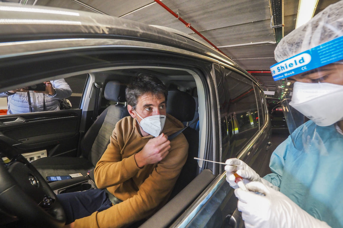 Fotos: La plantilla del Racing, en el coroauto