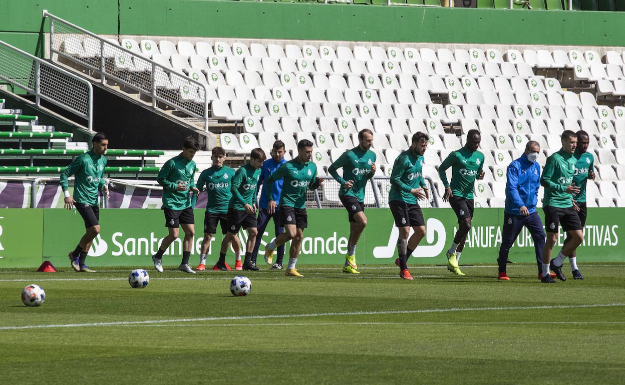 Un nuevo caso positivo en un jugador del filial determina el confinamiento de varios jugadores de la primera plantilla del Racing