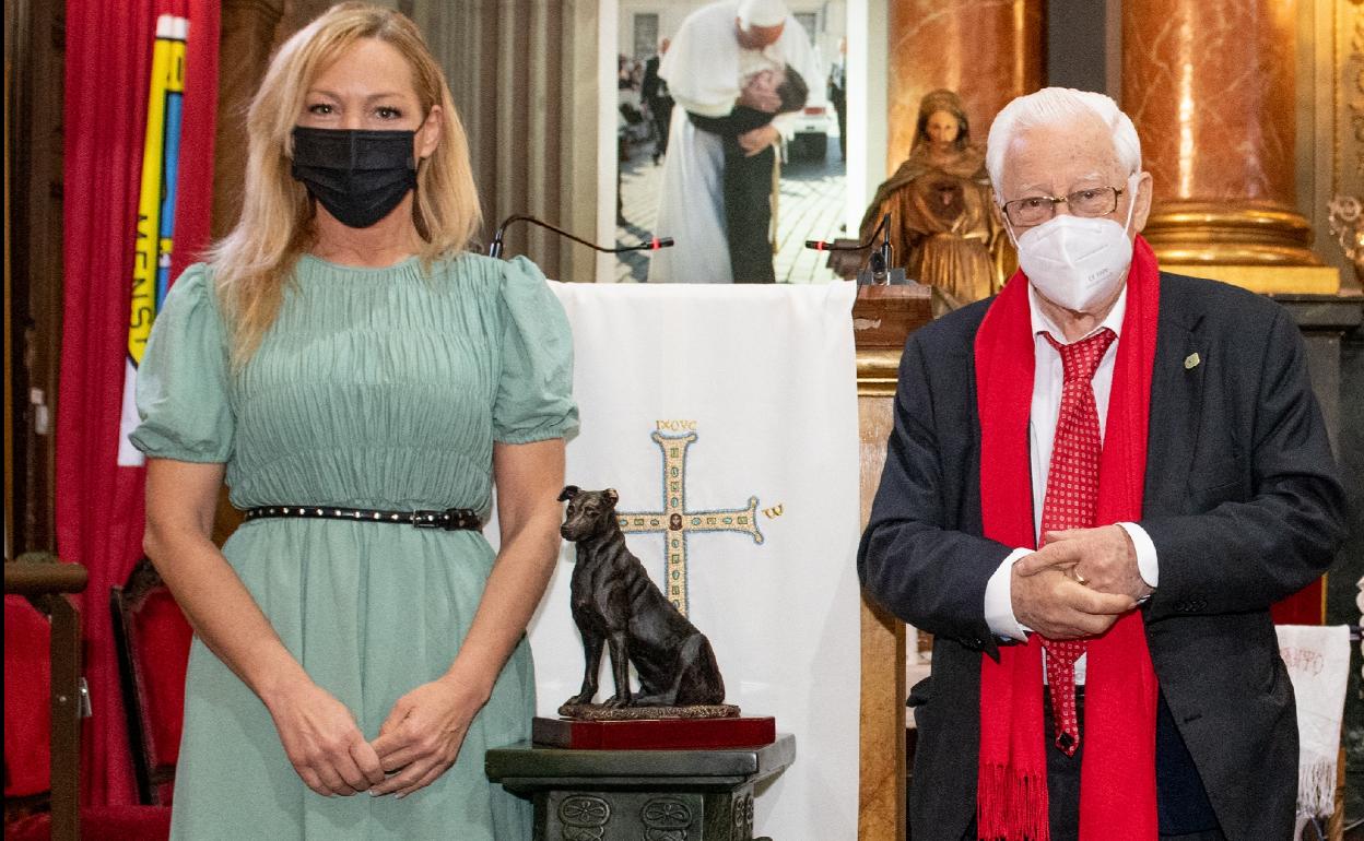 El Padre Ángel recoge el Premio Excalibur 2020