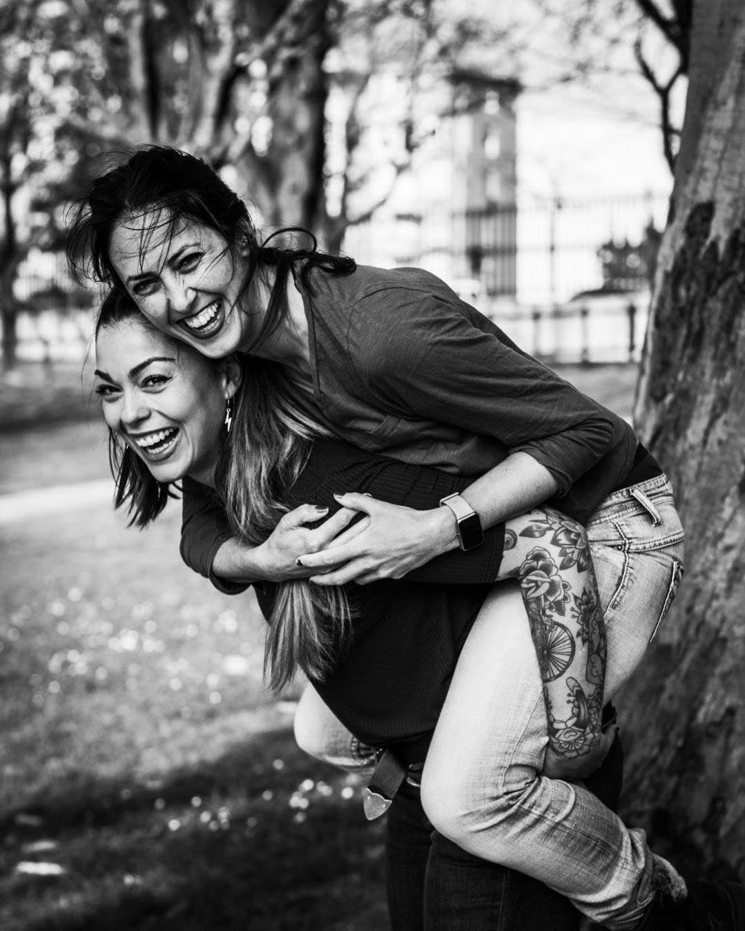 Laura Richard y Sara Guevara, dos cómplices en la Asociación Mater Cantabria.