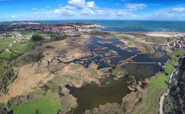 Vista aérea de Noja y las marismas.