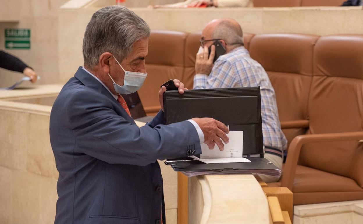 Revilla augura un «triunfo apabullante» de Díaz Ayuso