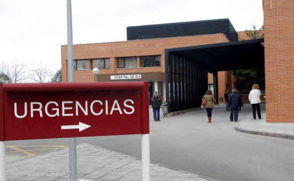 Acceso a urgencias del Hospital Sierrallana 