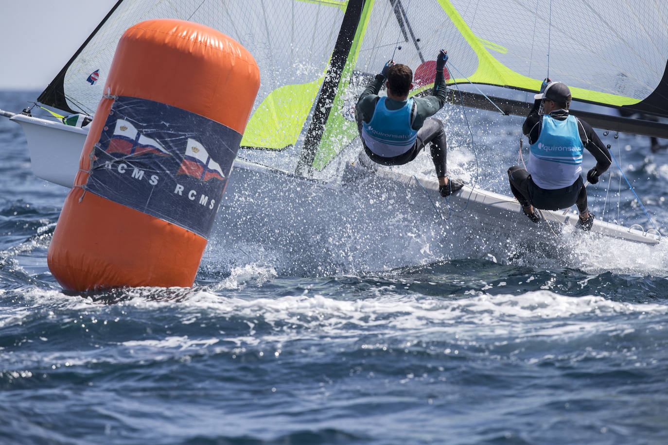 Primera jornada del test preolímpico de las clases 49er y Nacra 17 que se disputa en Santander.