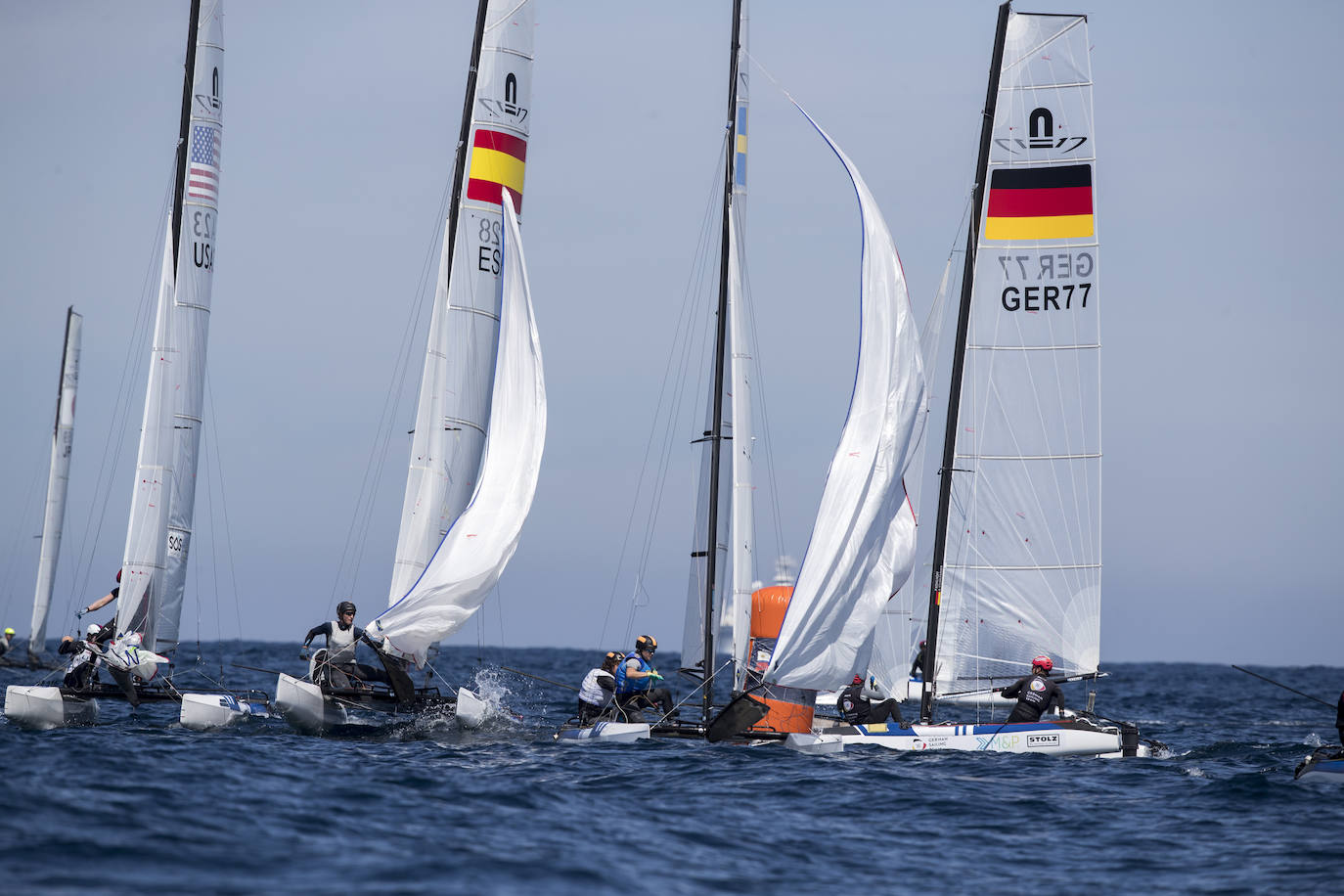 Primera jornada del test preolímpico de las clases 49er y Nacra 17 que se disputa en Santander.