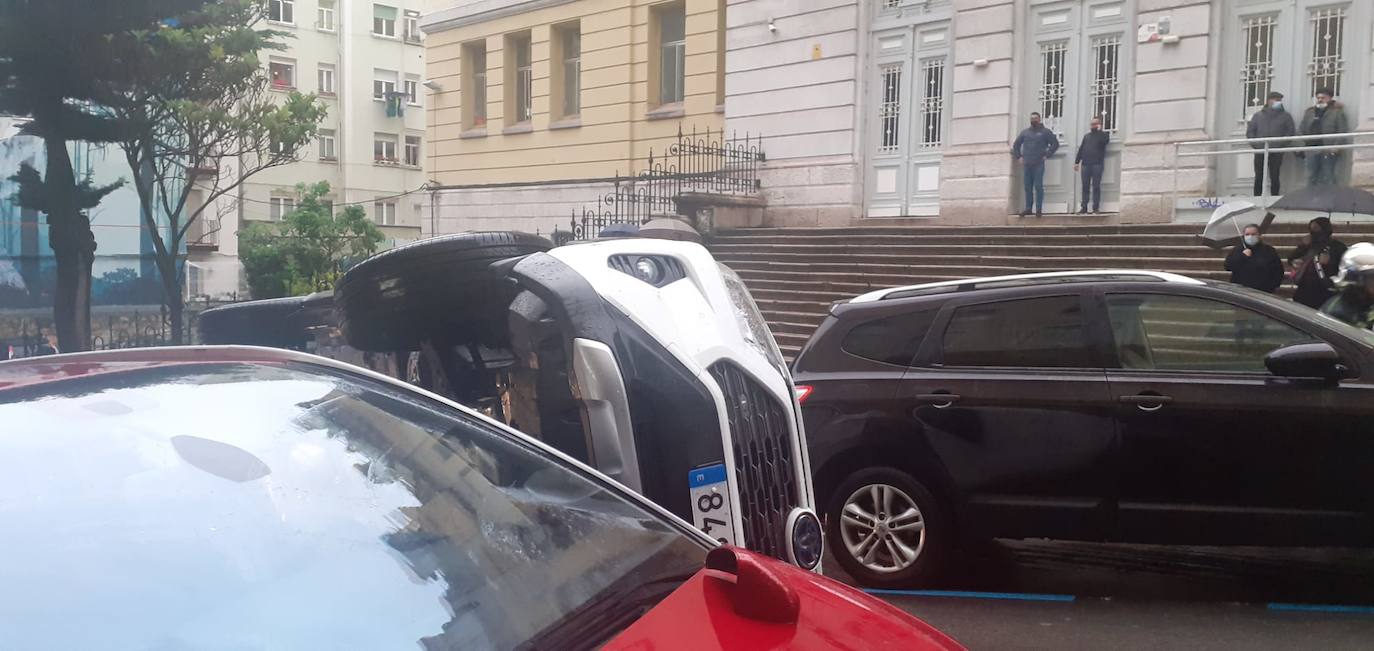 Fotos: Accidente de tráfico en la calle santa Clara de Santander