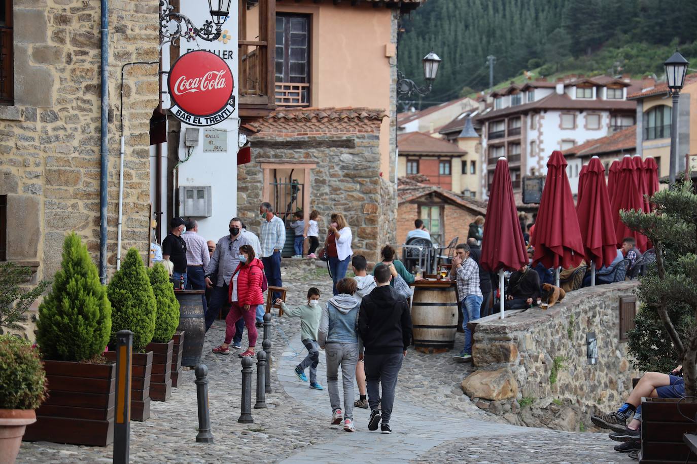 Fotos: Turistas en Potes