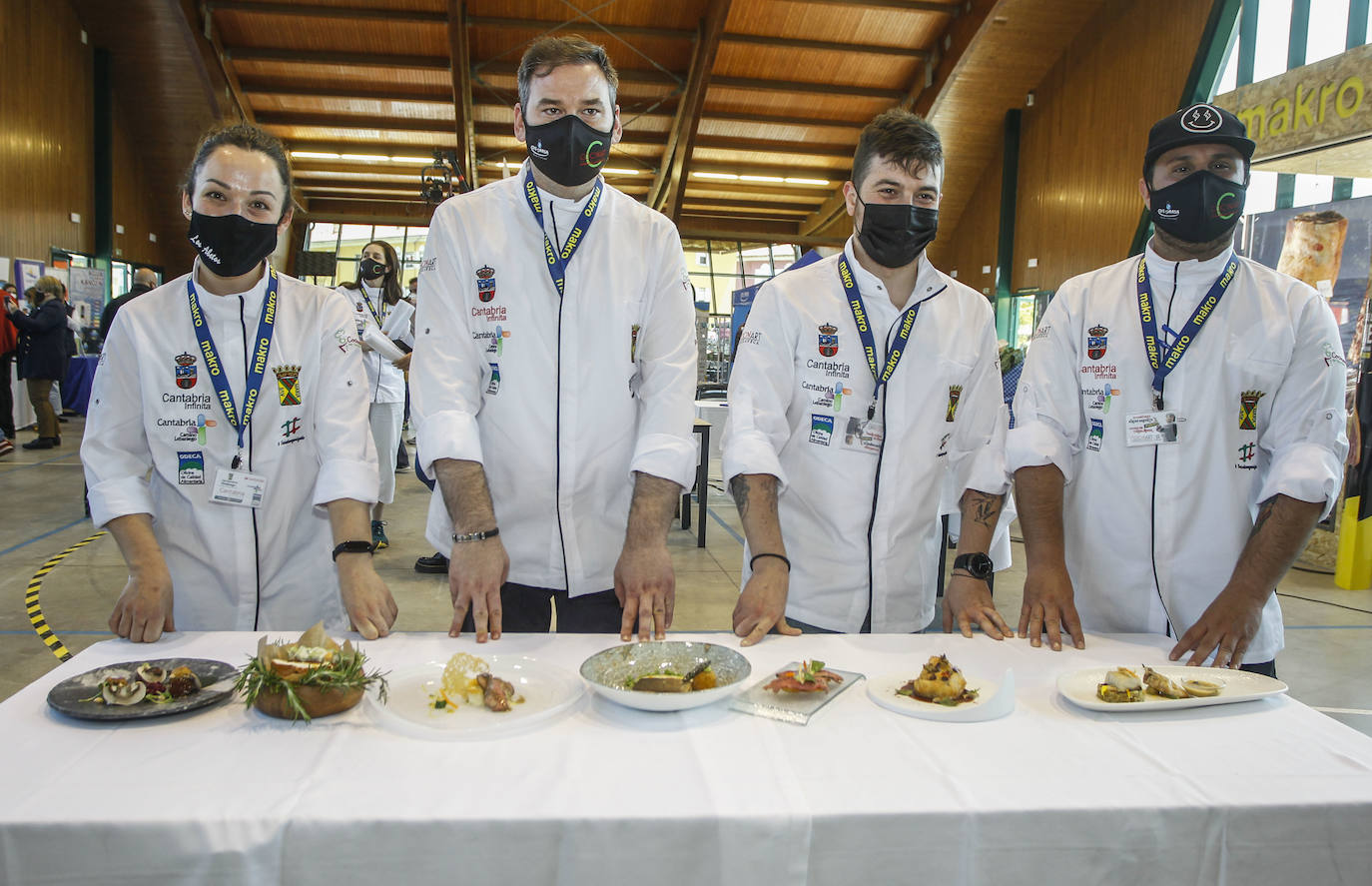 Beatriz Capiruchipi, del restaurante Los Abetos, gana el Concurso de Cocineros de Torrelavega. La final se ha celebrado este martes en el pabellón multiusos Sergio García 'El Niño'. El segundo premio del certamen dedicado a Nacho Basurto recayó en Javier Marañón, y el tercero fue para Alexis Fernández