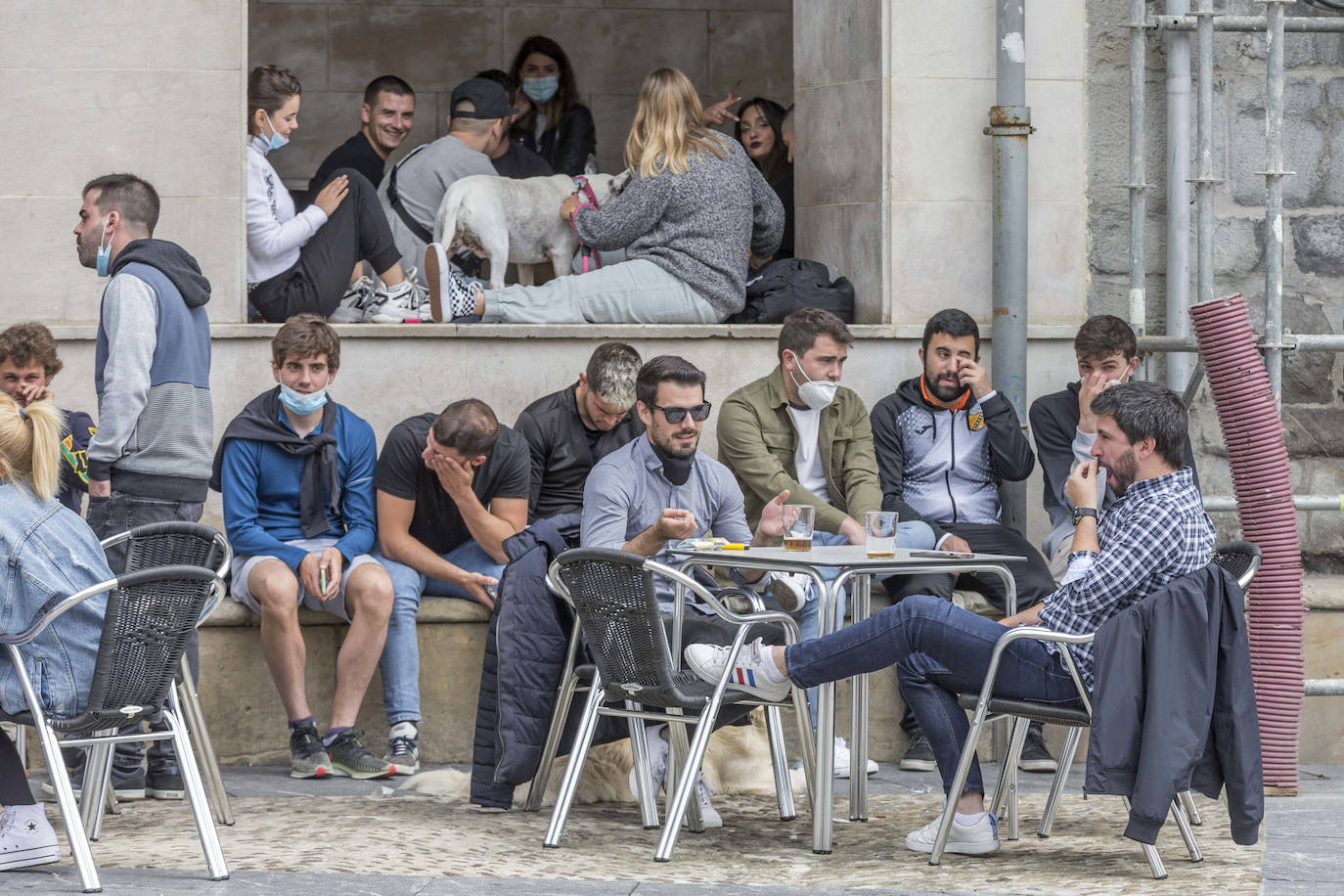 Castro Urdiales recibió menos visitantes de los esperados en el primer fin de semana completo tras el fin del estado de alarma, que estuvo condicionado por la lluvia