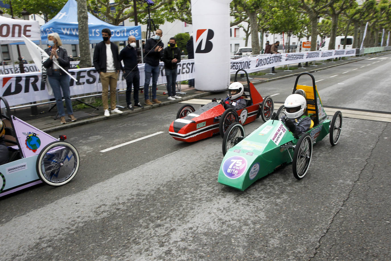 Las escuadras de estudiantes de Secundaria Madi Factory del centro Madre de Dios Ikastetxea (F24) y Lastra Racing del IES Sánchez Lastra (F 24+), se han impuesto en el circuito internacional de vehículos eléctricos y ecológicos 'Greenpower Iberia-Bridgestone'