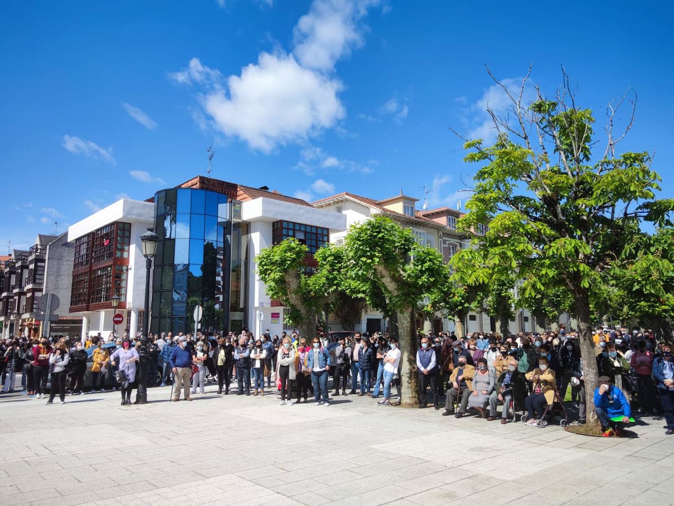 Fotos: Colindres guarda un minuto de silencio por Mario Fuentes