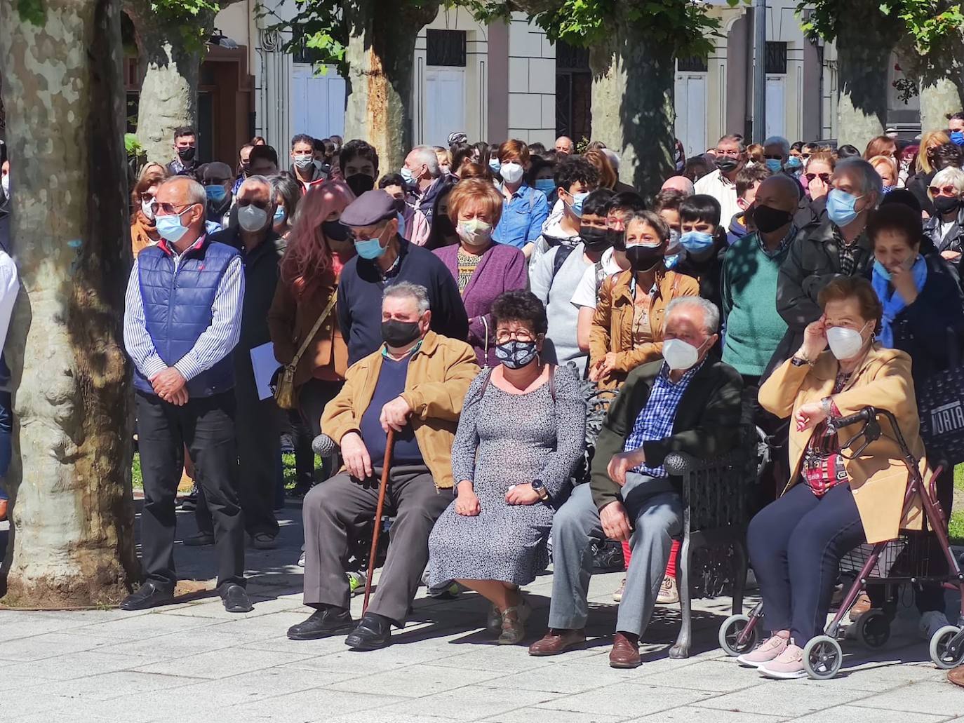 Fotos: Colindres guarda un minuto de silencio por Mario Fuentes