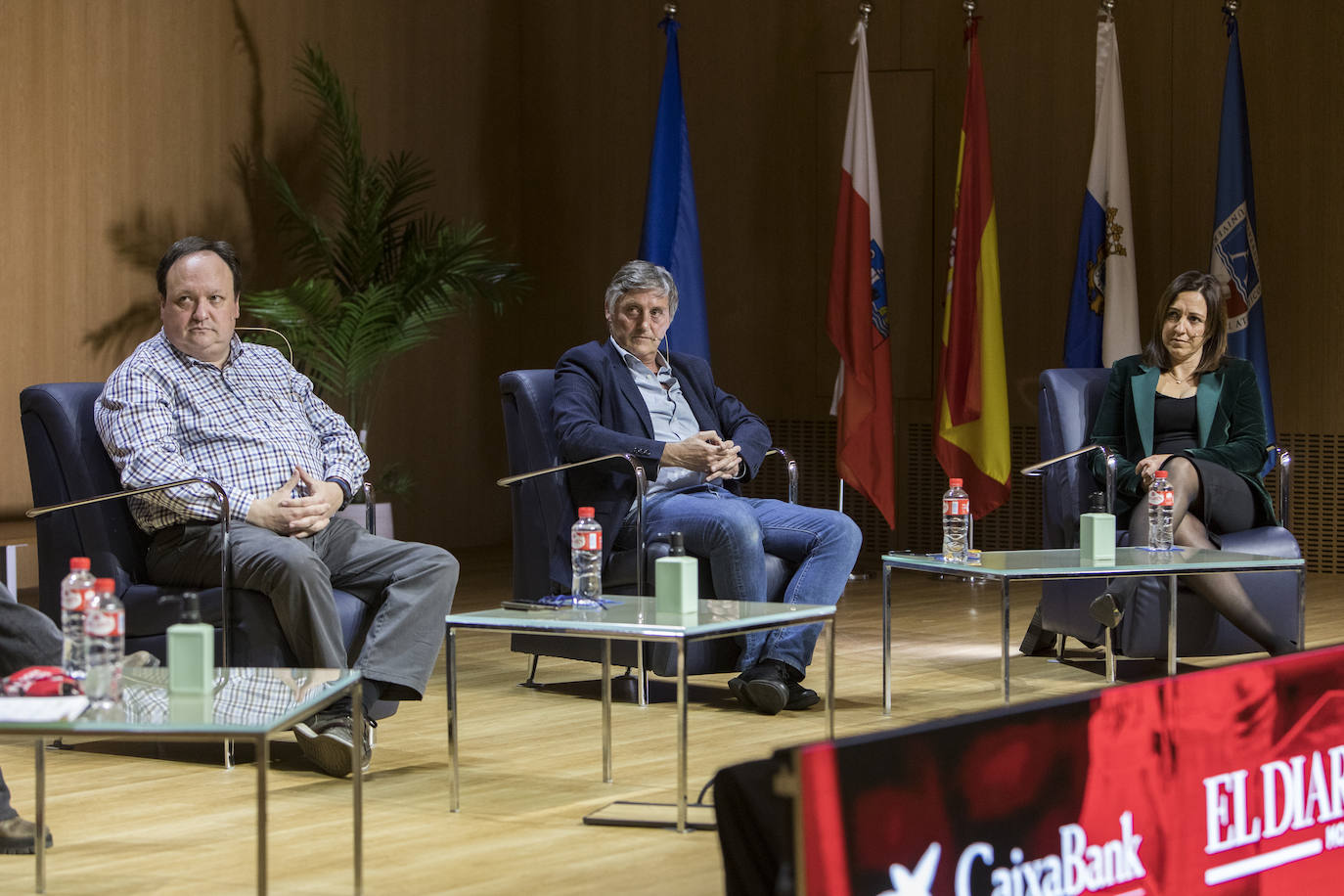 El salón de actos de la Universidad Europea del Atlántico acogió este foro organizado por El Diario Montañés y CaixaBank 