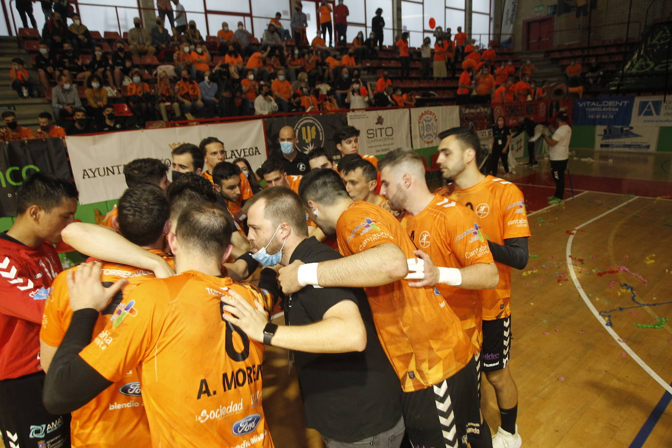 El Bathco Torrelavega pone el punto y final a una temporada histórica.