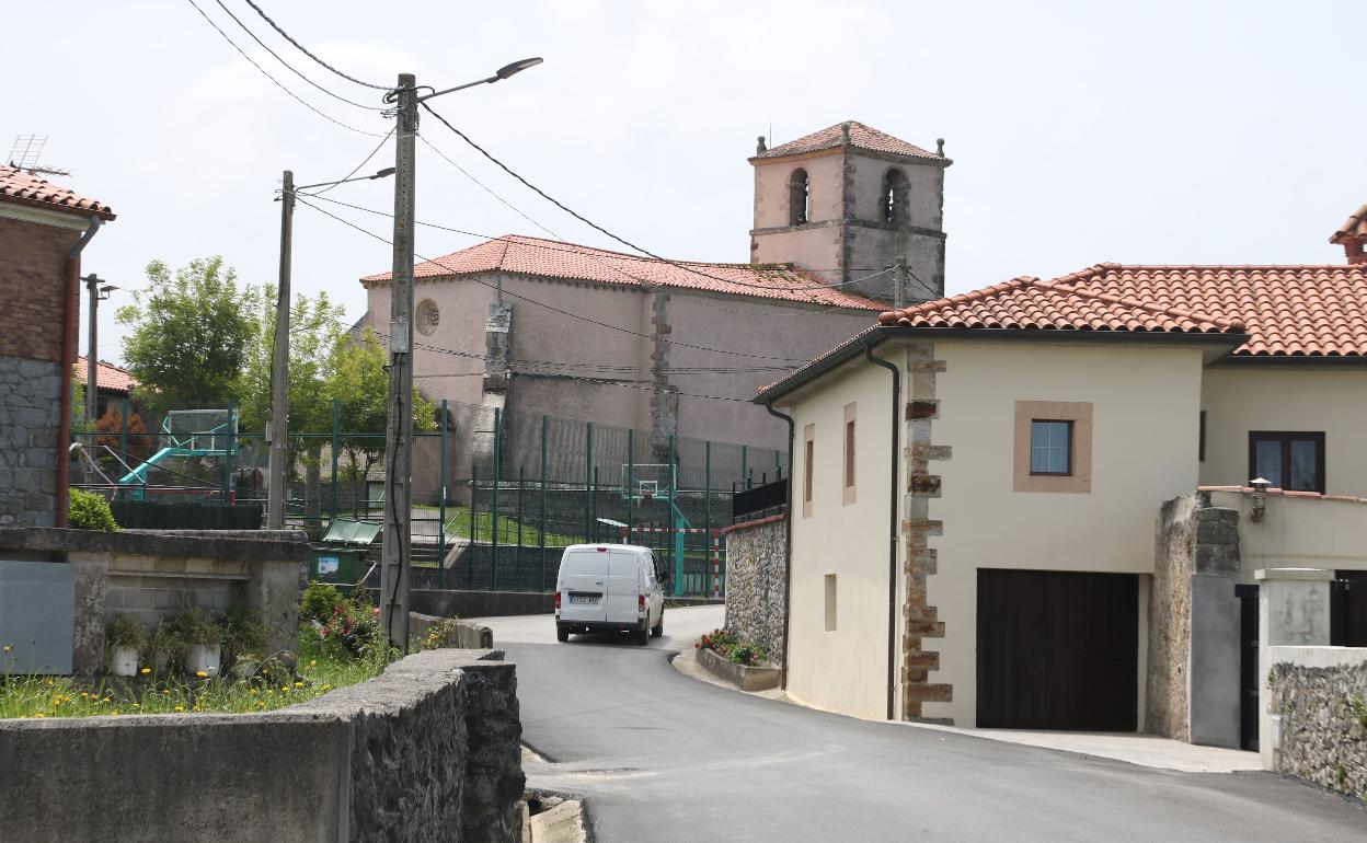 Zona en la que se ha llevado a cabo la actuación, donde se puede ver el nuevo asfaltado 