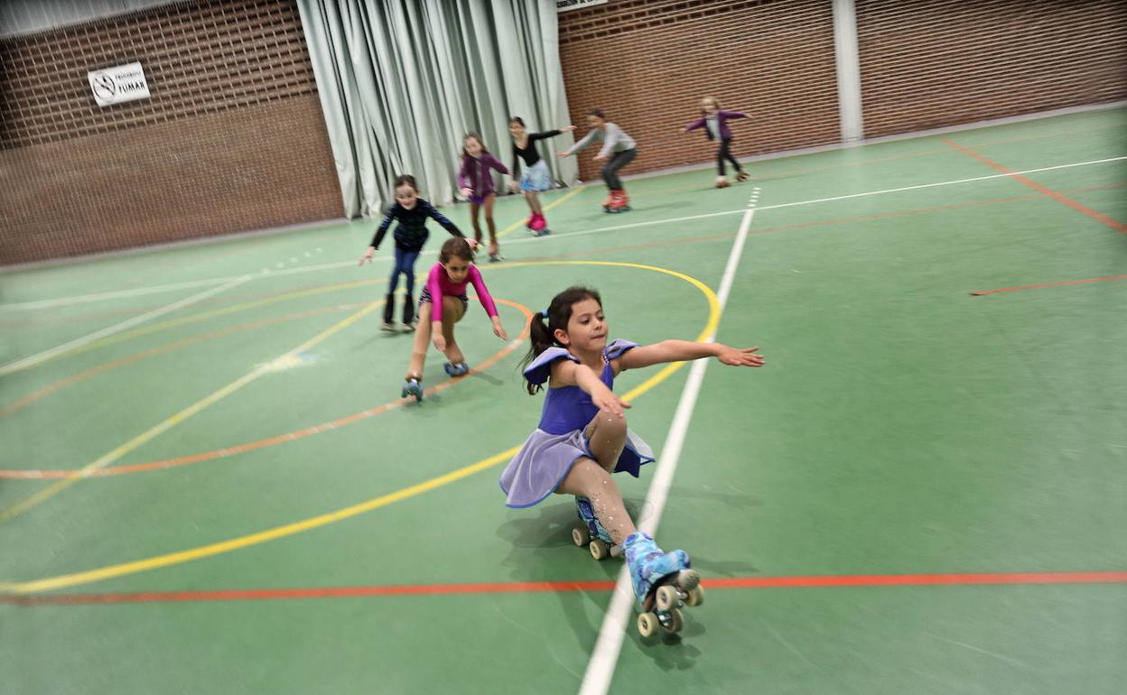 Foto de archivo de las escuelas deportivas de Comillas