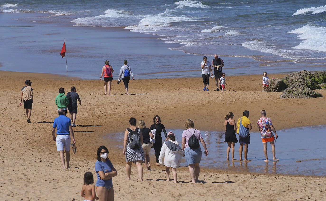 Los hosteleros celebran el comienzo de la temporada en un día en que los termómetros alcanzan los 19 grados en Santander