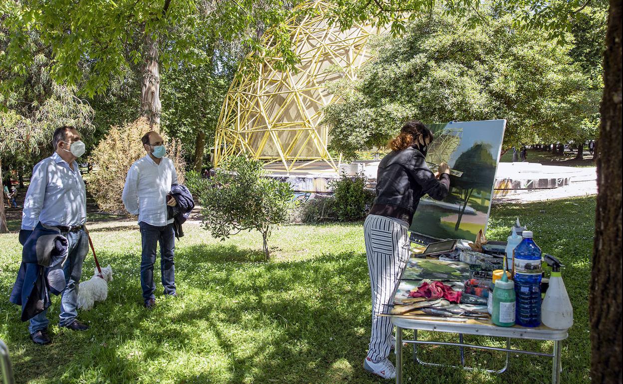 El parque Manuel Barquín de Torrelavega se llenó de artistas que lo retrataron