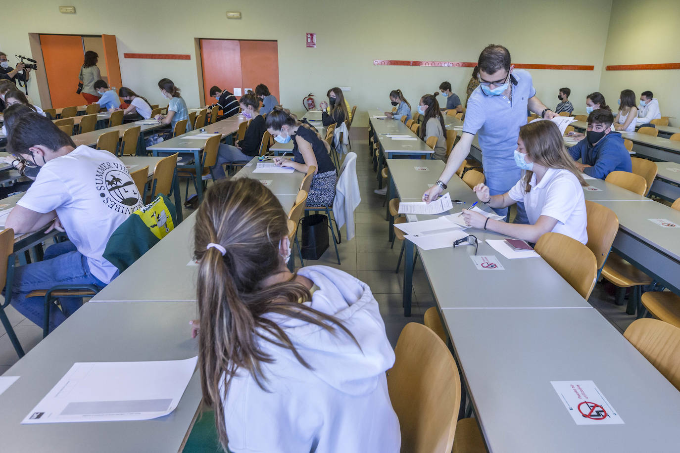 Pruebas de la EBAU en la Facultad de Económicas de Santander