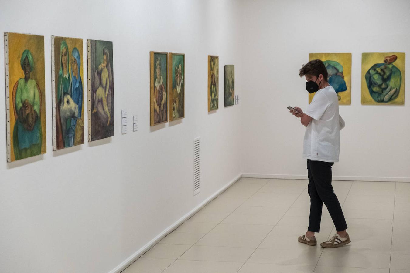 Retratos, paisajes y naturalezas muertas integran la exhibición. 