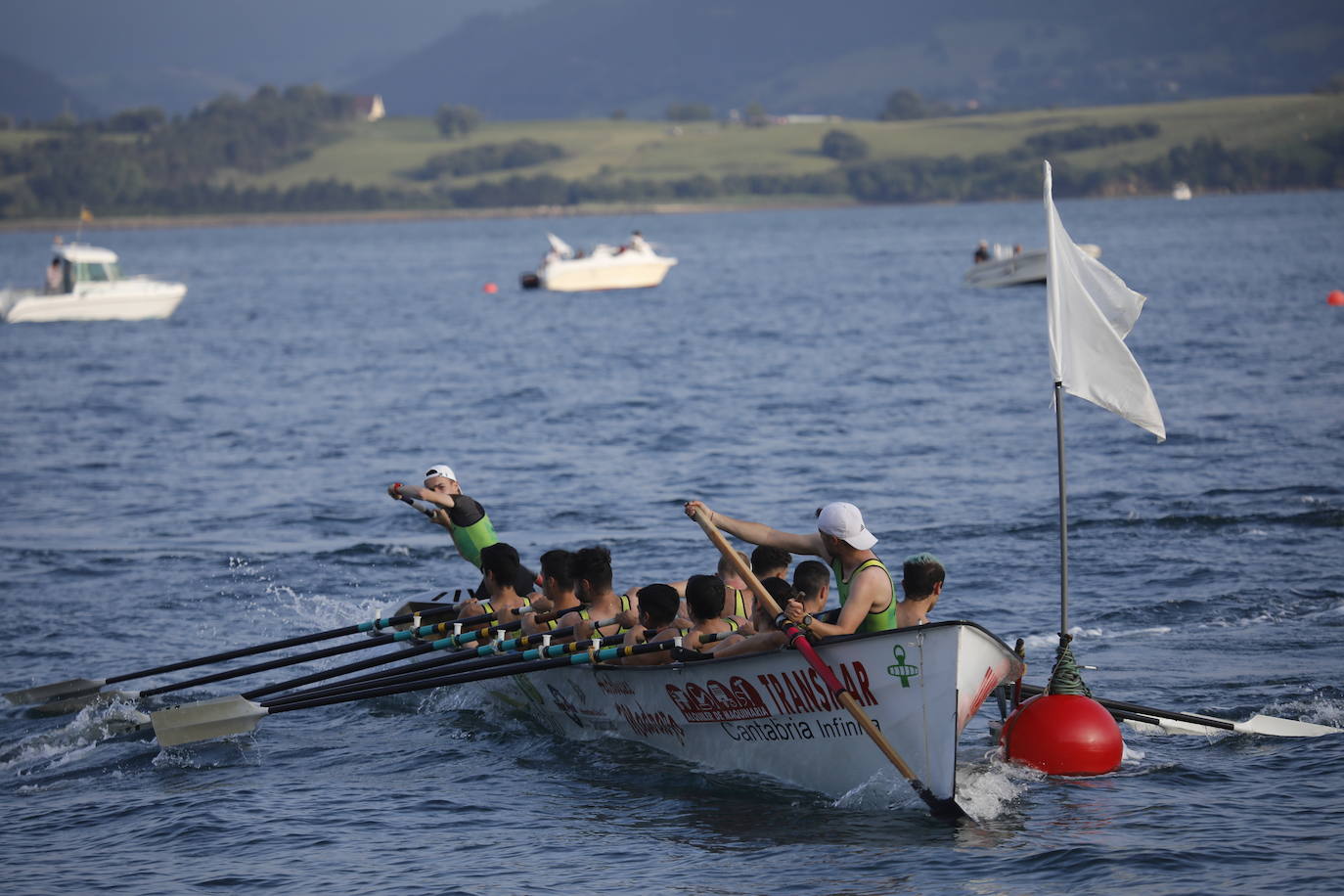 La tripulación de Pedreña manda en la Bandera Bansander