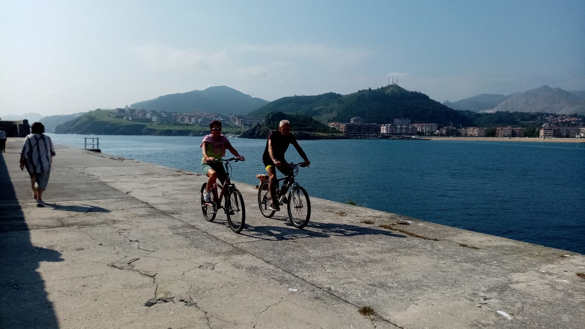 Fotos: Abierto el rompeolas de Castro Urdiales tras las obras de refuerzo