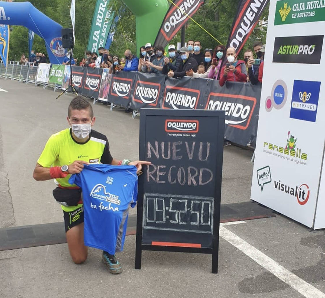 Manuel Merillas bate el récord de la Travesera de Picos de Europa