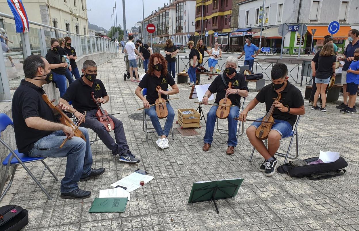 Las actuaciones musicales se sucedieron a lo largo de todo el fin de semana. 