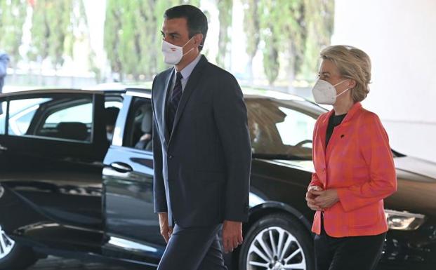 El presidente del Gobierno, Pedro Sánchez, recibe este miércoles a la presidenta de la Comisión Europea, Ursula von der Leyen.