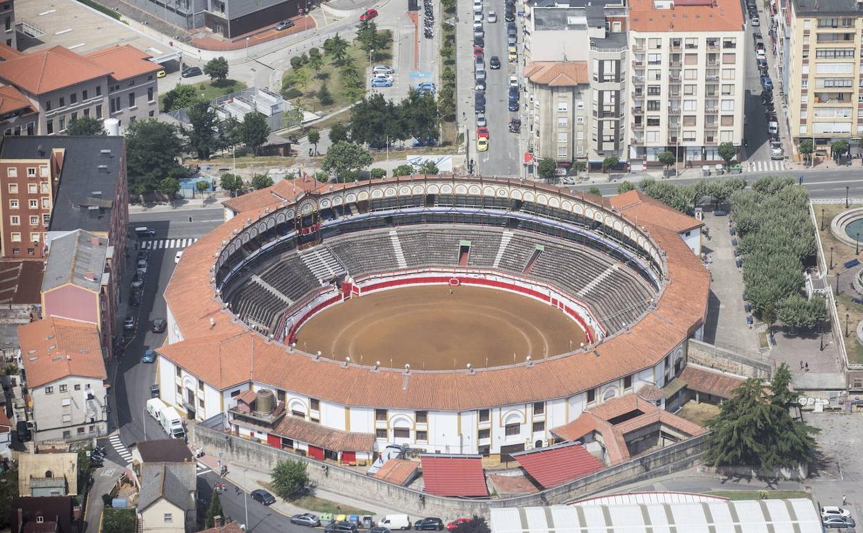 Una empresa acusa al Ayuntamiento de trato de favor con el gestor de la Plaza