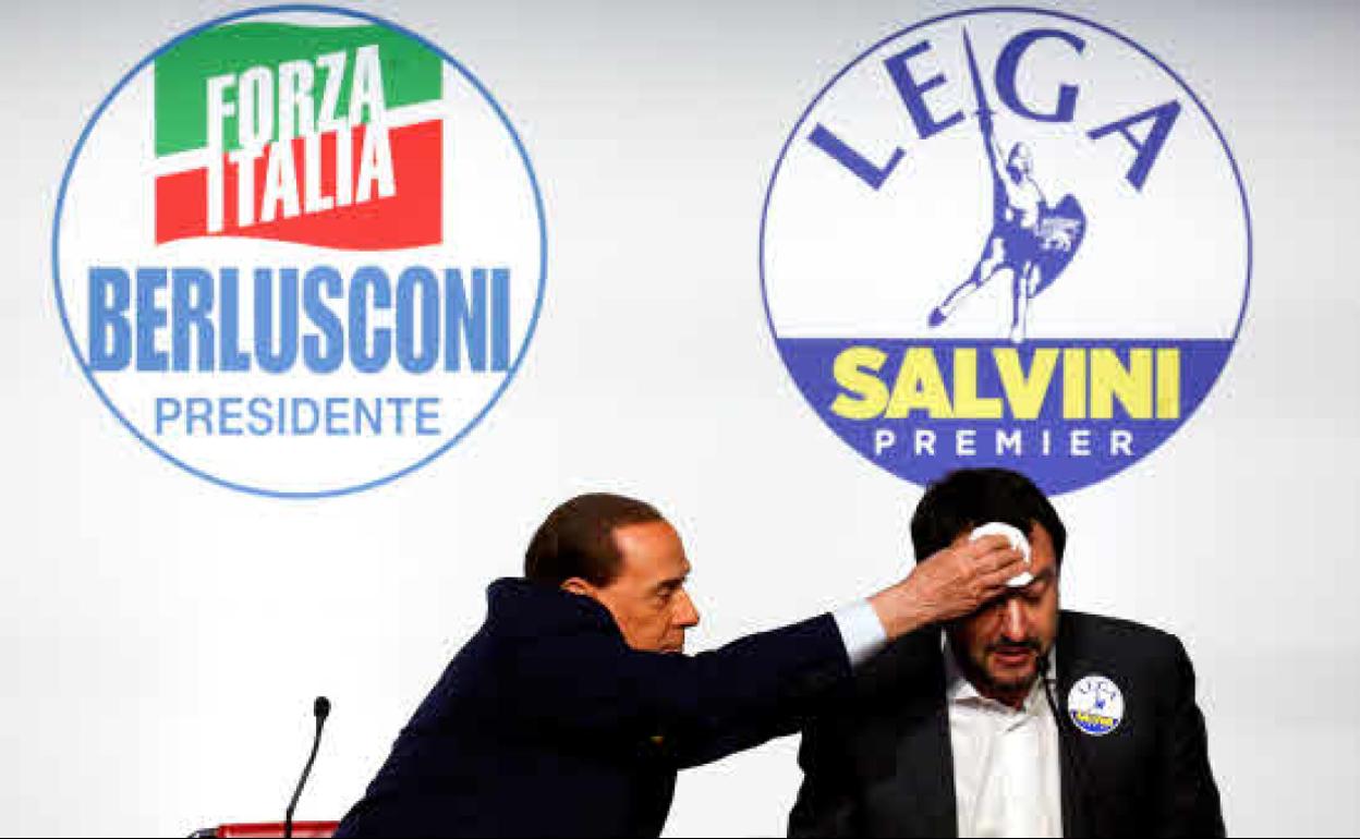 Silvio Berlusconi y Matteo Salvini 