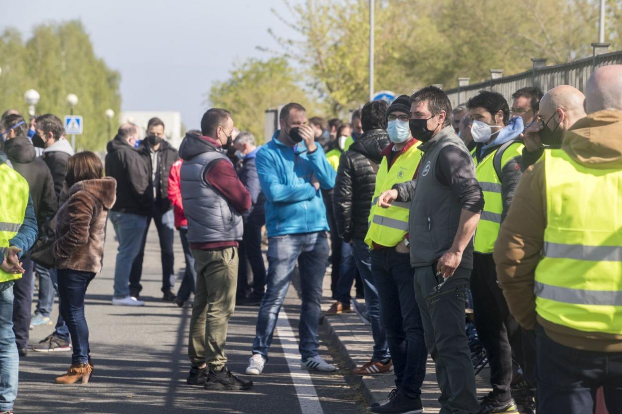 Primera jornada de huelga en SEG, el pasado abril, ante la amenaza de despidos en Treto. 