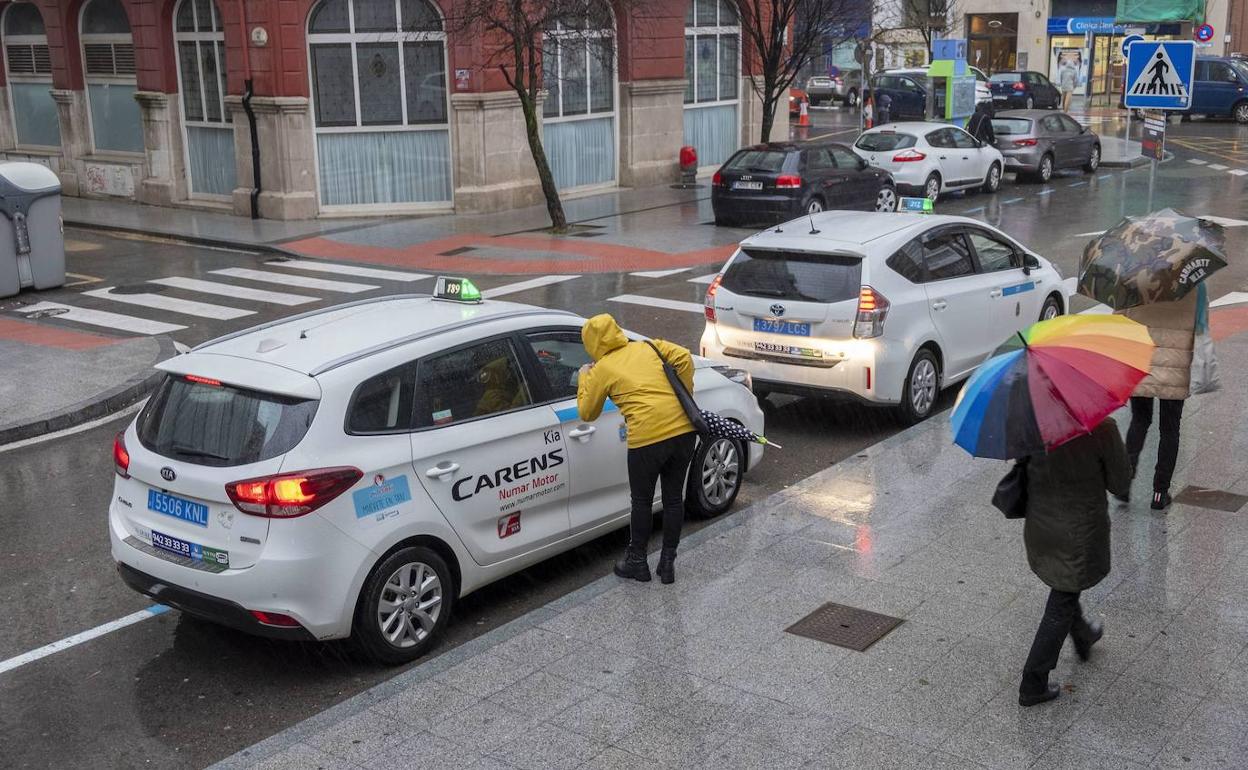 Santander recuperará el 1 de julio el 100% del servicio de taxis