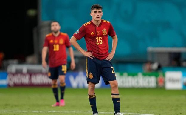 Pedri muestra su frustración durante un momento del choque de La Roja frente a Polonia