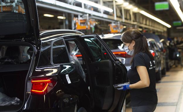 Línea de montaje de Seat y Cupra en Martorell 