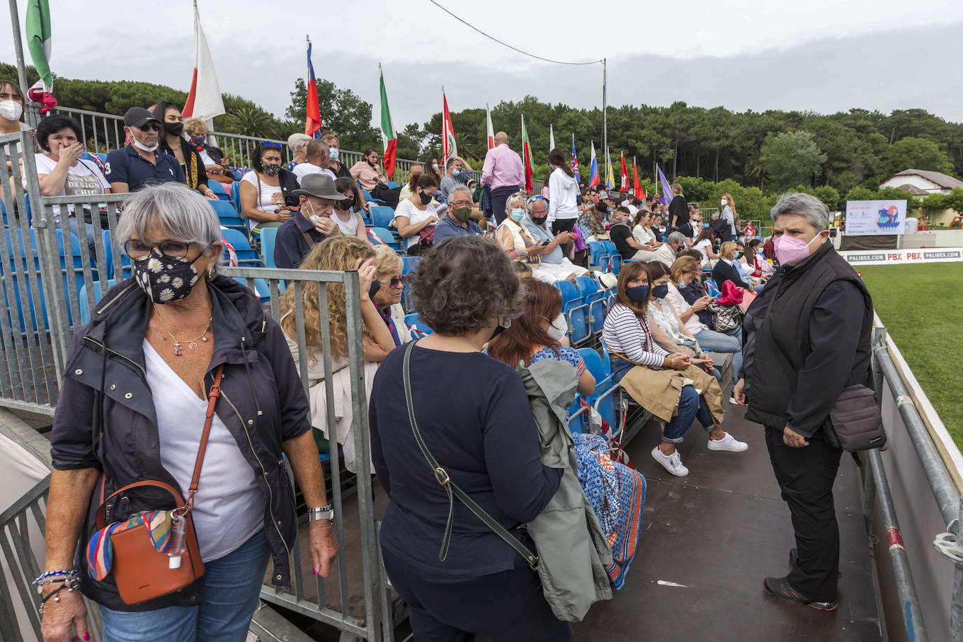 La campa del Palacio de La Magdalena acoge este fin de semana la XXI edición del Concurso de Saltos Internacional de Santander, en el que participan 67 jinetes y un centenar de caballos en nueve pruebas. Entre los jinetes figuran cántabros como Javier López Aróstegui, Borja Villalón, Iván Serrano o Pablo Díaz Cuevas. Además, esta edición cuenta con gran representación internacional de Francia, México, Portugal y Bélgica.