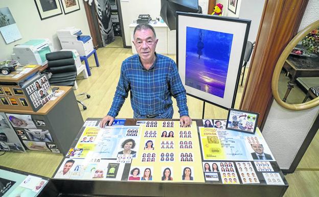El estudio de fotografía de Juan Antonio de la Hoz, frente a la comisaría de la calle José Ramón López Dóriga. 
