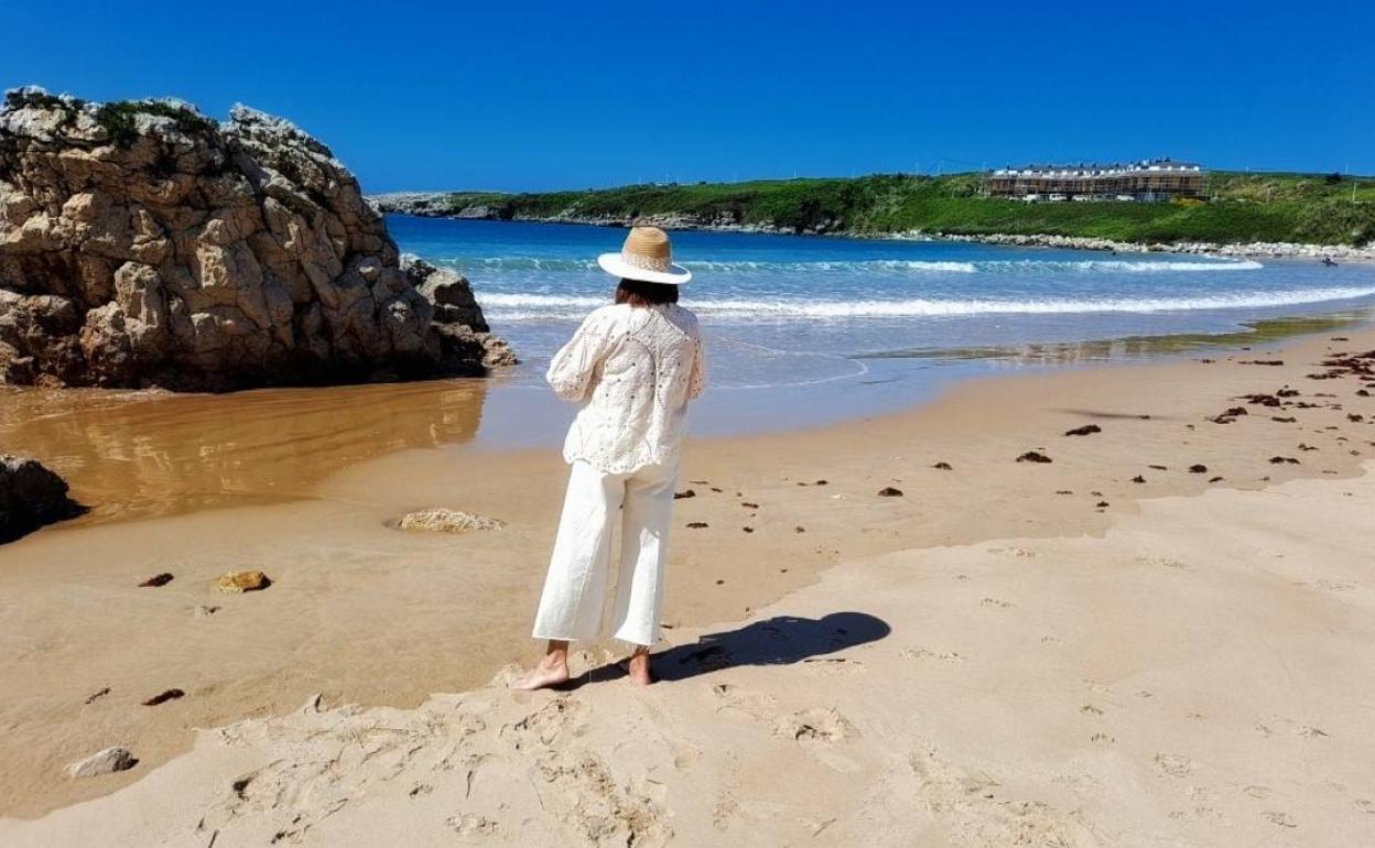 Para todo mal, la mar; para todo bien....también. 