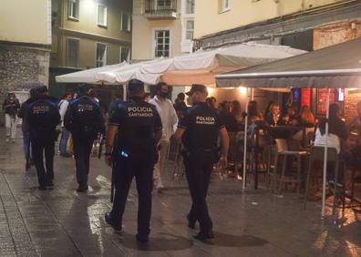 Imagen secundaria 1 - Peleas y botellones en Castro y «todo bajo control» en el resto de las localidades