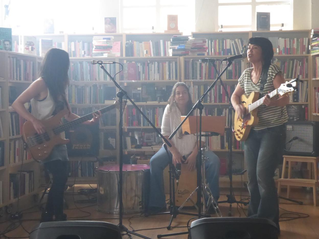 Imagen del microconcierto incorporado a Notas al margen. 